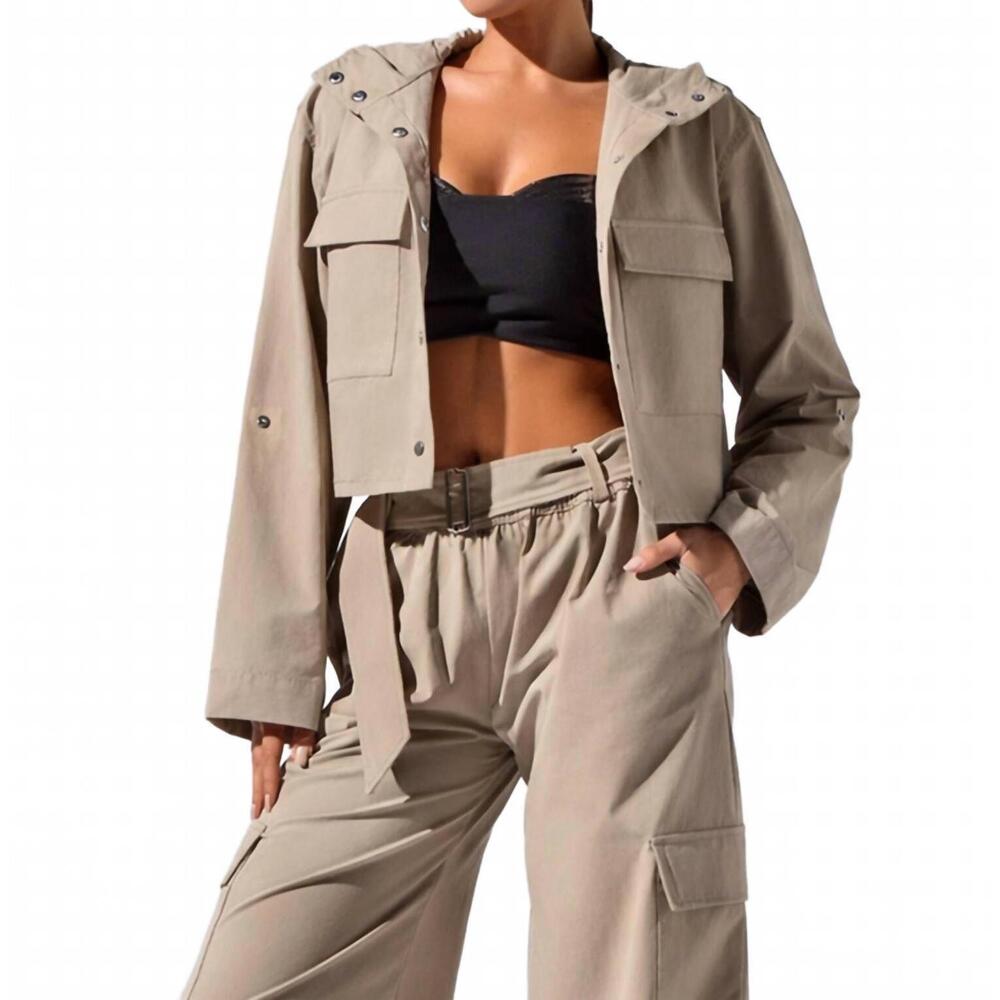 NEW HEROINE SPORT ava cropped lightweight performance jacket in beige